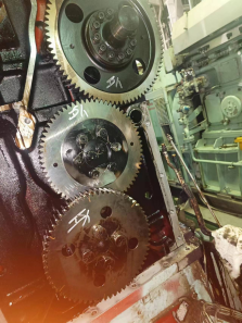 Intermediate gear disconnected